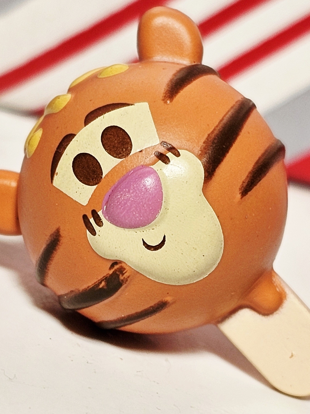 Disney Mini Munchlings Series 1 Tigger Peanut Butter Swirl Cake Pop